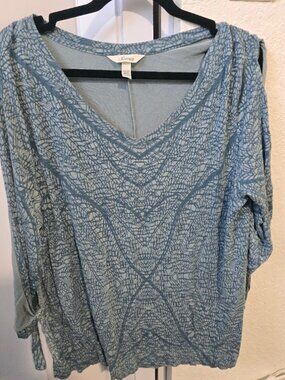 SOMA XLarge V-Neck Sleeve With Ties Geometric Pattern